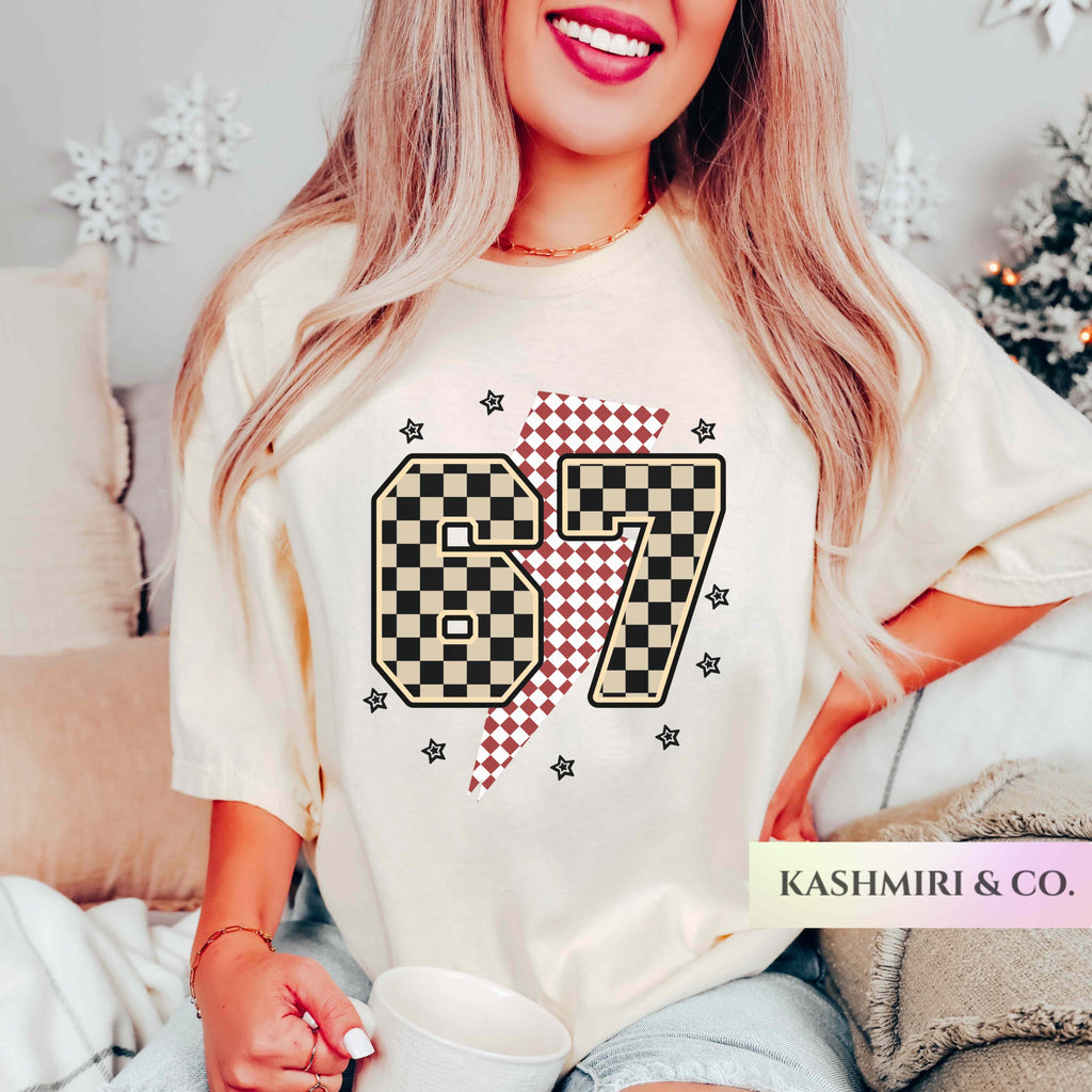 6 7 TRENDY CHECKERED TEE